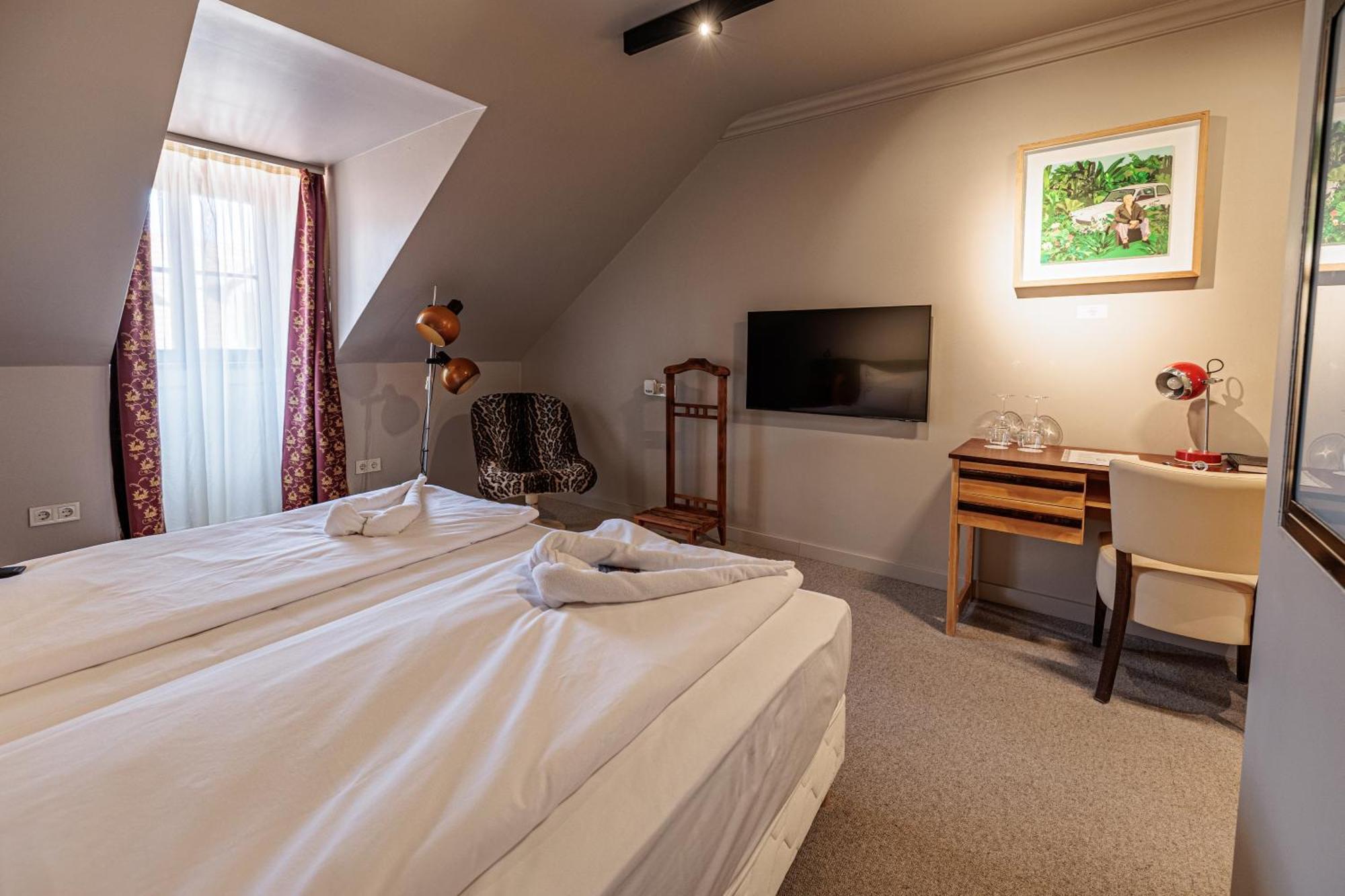 Barka Galeria Hotel Es Etterem Tallya ภายนอก รูปภาพ